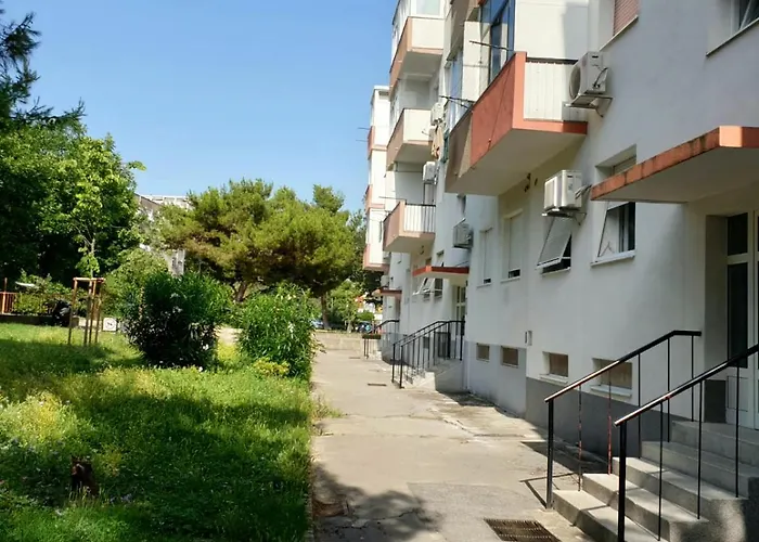Elizabeth With Balcony * Split