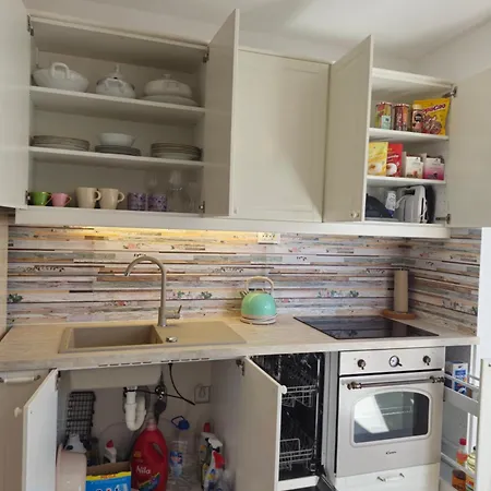 Elizabeth With Balcony * Split