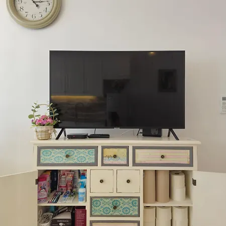 Elizabeth With Balcony דירה *